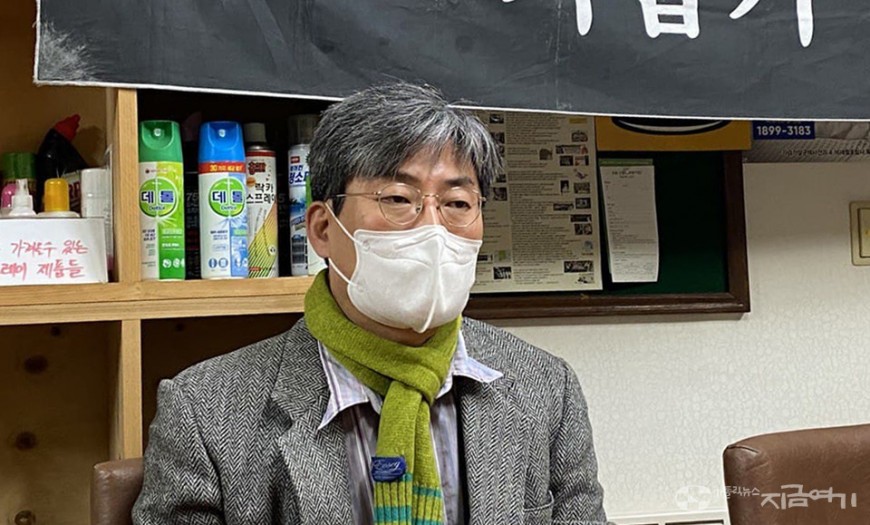 서울 광화문 환경보건시민센터 사무실에서 만난 최예용 소장. ⓒ정현진 기자